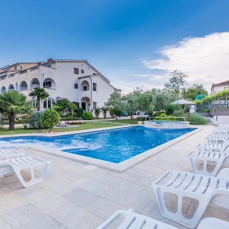 B&B Dujmovic Malinska Exterior photo
