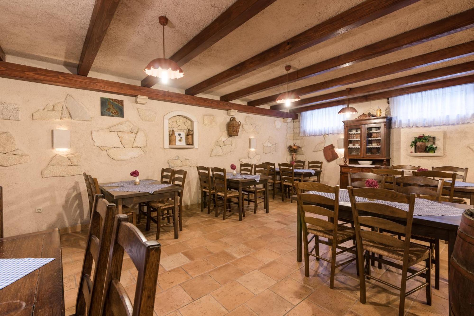 B&B Dujmovic Malinska Exterior photo